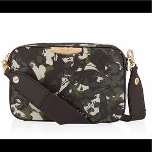 Henri Bendel West 57th Floral Crossbosy